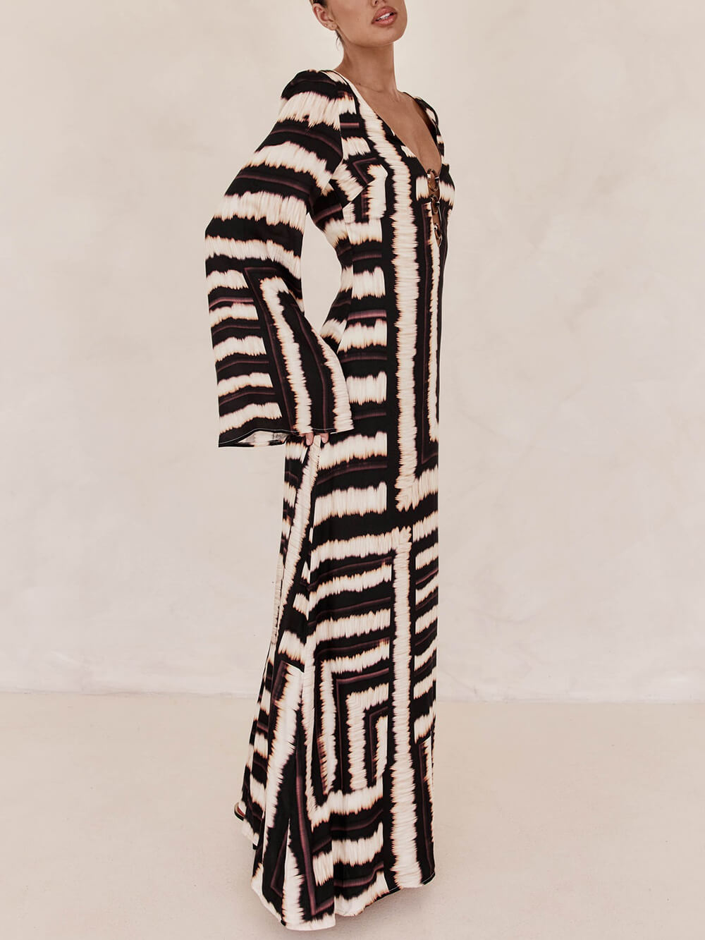 Flattering V-Neckline Unique Printed V Tie Ring Maxi Dress Dresses