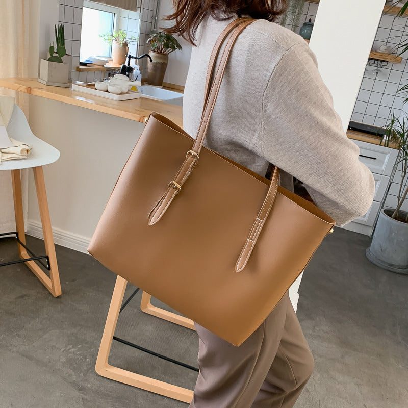 Chic & Spacious Women's Tote Bag Tote Bags