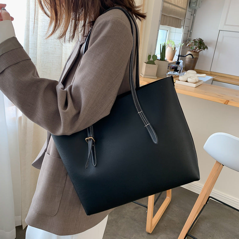 Chic & Spacious Women's Tote Bag Tote Bags