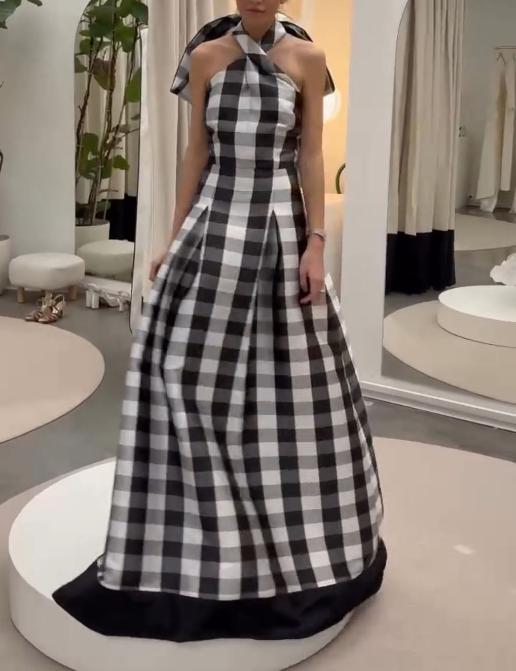 Classic Plaid Print Halter Neck Maxi Dress Black Dresses