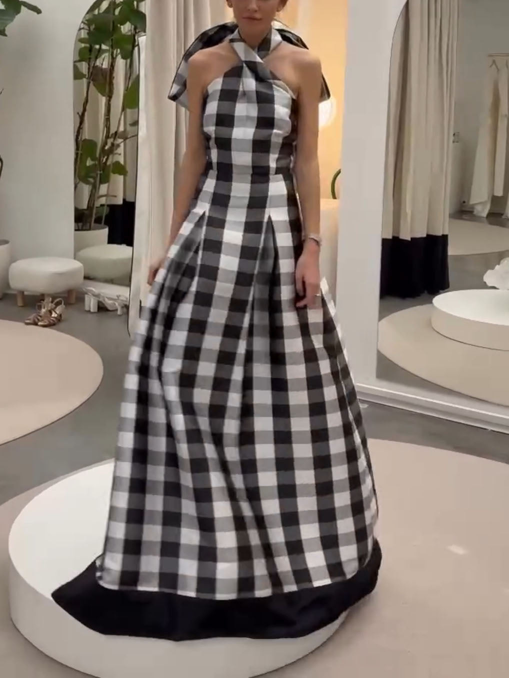 Classic Plaid Print Halter Neck Maxi Dress Black Dresses