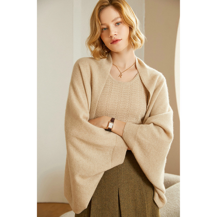 Luxurious Merino Wool Shawl Biege Shawls