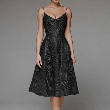 Lara | Elegant open-back dress Black