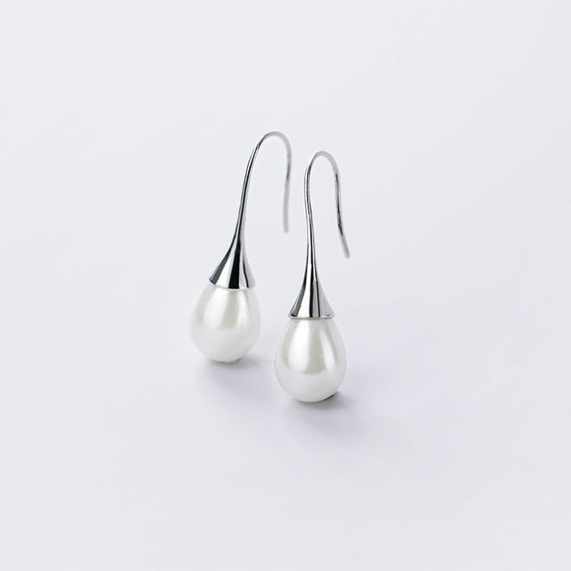 Elegant Pearl Drop Earrings – Timeless & Chic Silver Earrings