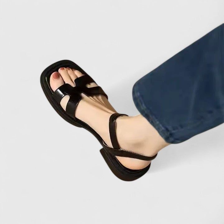 Deliane Flat Sandals - Elegant Comfort Black Sandals