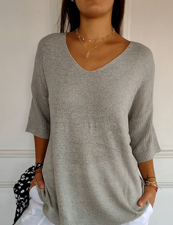 Freya | Plain-coloured knitted top with V-neckline Gray