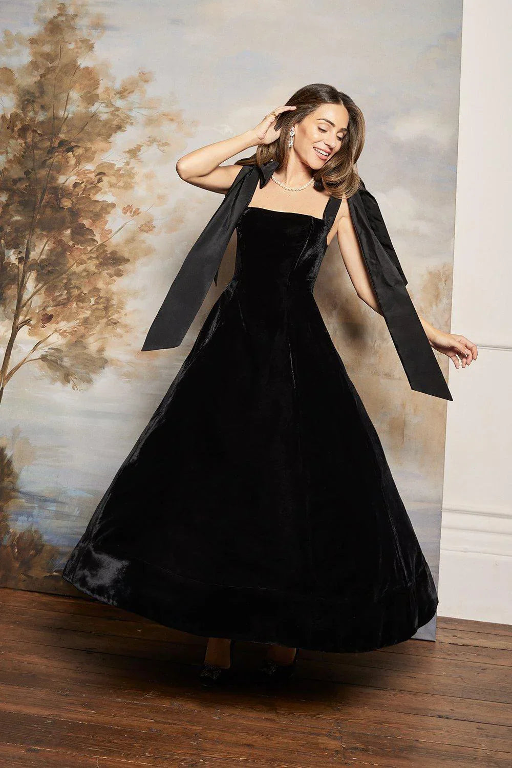 Velvet Strapless Bow Midi Dress Black