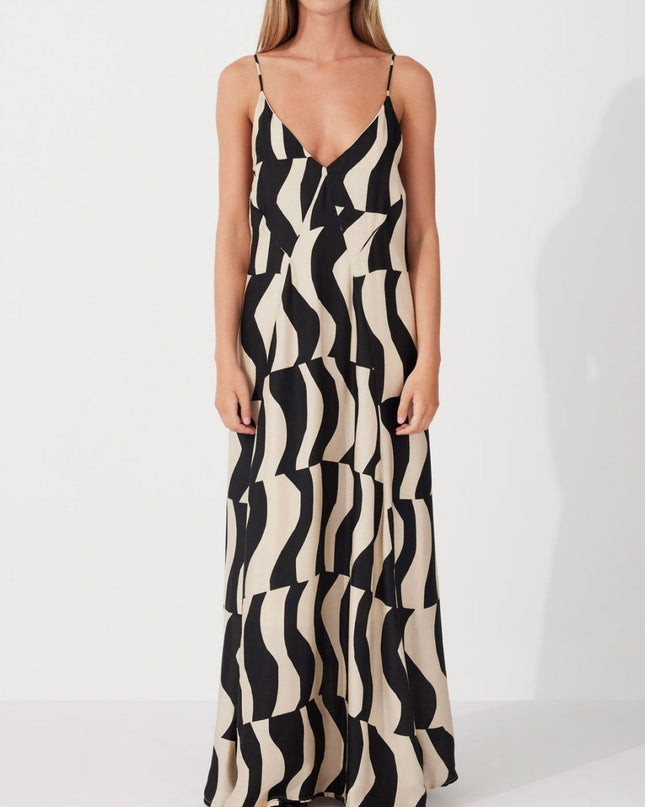 Relaxed Fit Scooped Back Style Maxi Dress Black Dresses
