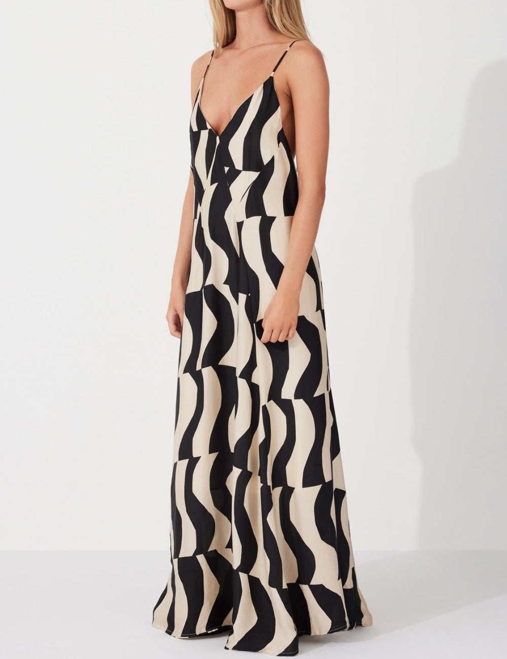 Relaxed Fit Scooped Back Style Maxi Dress Dresses