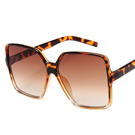 Trendy Women's Sunglasses – Stylish UV Protection Light Leopard Sunglasses