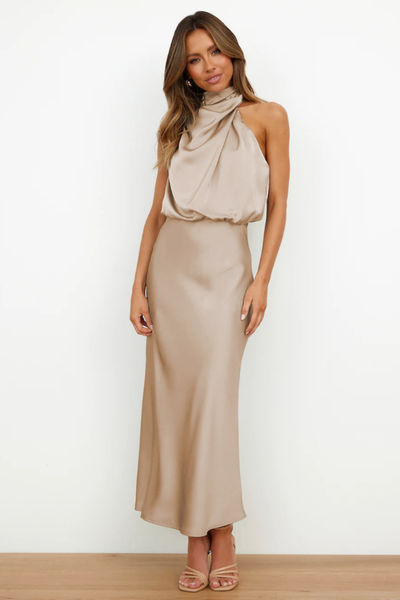 Elegant Off-Shoulder Maxi Dress with High Neck Dresses