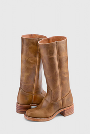 Grace Modern Classic Leather Boots – All-Season Comfort & Style Light Brown Boots
