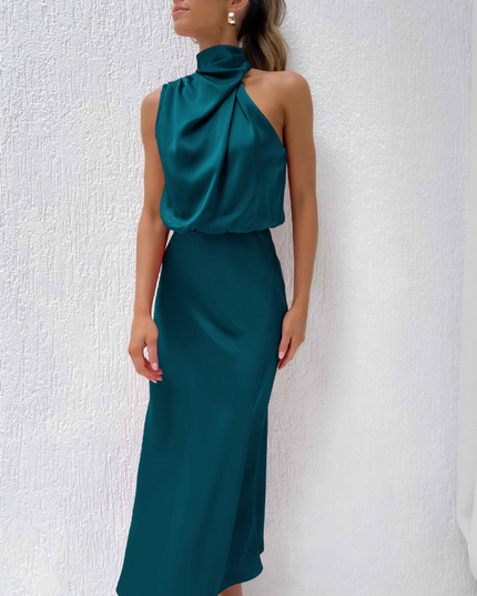 Elegant Off-Shoulder Maxi Dress with High Neck Dresses
