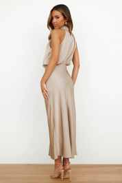 Elegant Off-Shoulder Maxi Dress with High Neck Dresses